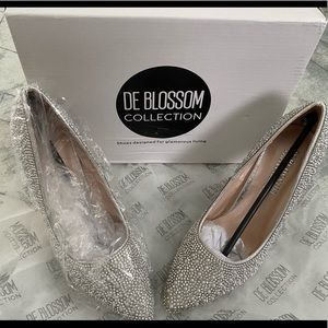 3” pearl and rhinestone pump